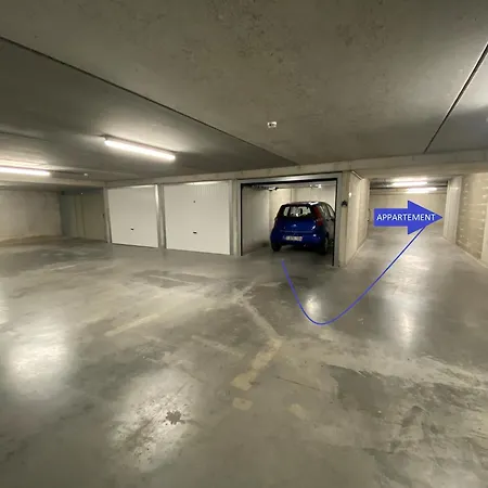 In Estartit With Sea * Nieuwpoort